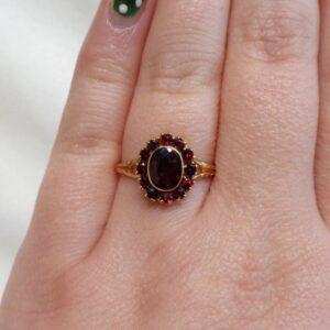 Beautiful Garnet Cluster Ring 9ct Gold - Size P (S8616) - Image 6
