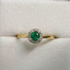 Beautiful Emerald and Diamond Cluster Ring 18ct Yellow Gold – Size M (A1176)