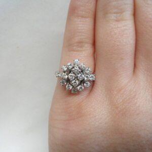 Vintage C.1986 0.58ct Diamond Cluster Ring 18ct White Gold - Size K (A1165) - Image 6