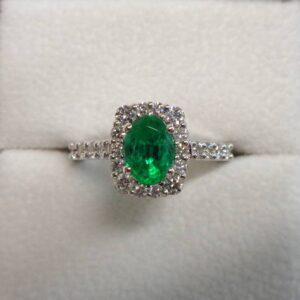 Quality Emerald and Diamond Cluster Ring 18ct White Gold - Size M (A1280)