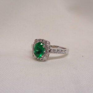 Quality Emerald and Diamond Cluster Ring 18ct White Gold - Size M (A1280) - Image 4