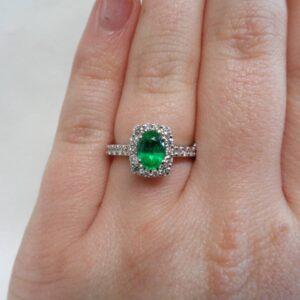Quality Emerald and Diamond Cluster Ring 18ct White Gold - Size M (A1280) - Image 6