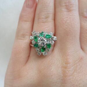 Vintage C.1978 Emerald and Diamond Cluster Ring 18ct White Gold - Size L 1/2 (A1190) - Image 6