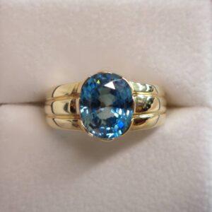 Striking Blue Topaz Solitaire Ring 9ct Yellow Gold - Size N 1/2 (A1255)