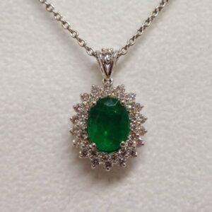 Quality Emerald and Diamond Pendant 18ct White Gold- Chain 19 inch (A1433) - Image 4