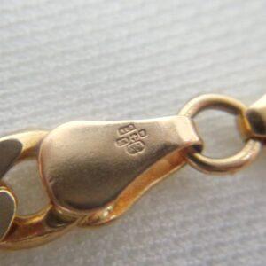 Vintage C.1980 Curb Bracelet in 9ct Yellow Gold - Length 8 inch (A1034) - Image 3