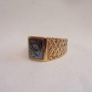 Gents Vintage Haematite Signet Ring in 9ct Yellow Gold - Size V (A1039) - Image 4