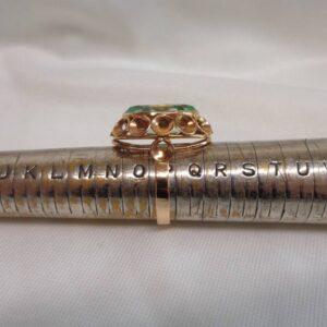 Stunning Green Spirel Ring in 14ct Yellow Gold - Size P (A1202) - Image 7