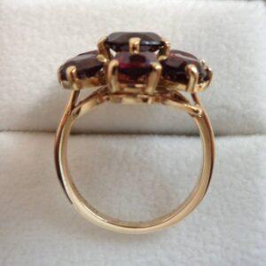 Vintage C.1963 Garnet Cluster Ring in 9ct Yellow Gold - Size L (A1231) - Image 3