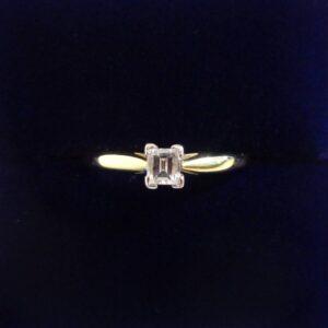 Elegant 0.25ct Diamond Solitaire Ring in 18ct Yellow Gold - Size N (A1243)
