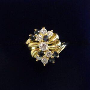 Vintage C.1988 Sapphire and Diamond Cluster Ring in 18ct Yellow Gold - Size L 1/2 (A1282)