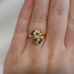 Vintage C.1988 Sapphire and Diamond Cluster Ring in 18ct Yellow Gold - Size L 1/2 (A1282) - Image 6