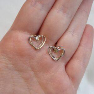 Timeless Two Tone Heart Stud Earrings in 9ct Gold – Length 11mm (A1668) - Image 4