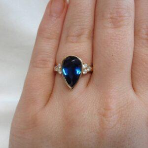 Stunning Sapphire and Diamond Ring in 14ct Yellow Gold - Size N (A1620) - Image 6