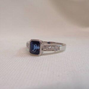 Elegant Sapphire and Diamond Ring in 18ct White Gold - Size M (A1527) - Image 4