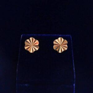Vintage C.1965 Faceted Flower Stud Earrings in 9ct Yellow Gold - Length 10mm (A1679) - Image 1
