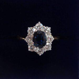Quality Sapphire and Diamond Cluster Ring in 18ct Yellow Gold – Size P 1/2 (A1634) - Image 1