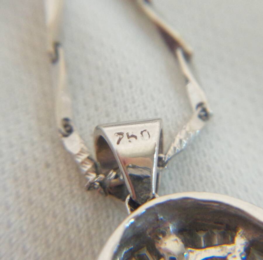 Sapphire and Diamond Pendant in 18ct White Gold – Chain Length 17 1/2 inch (A1705) - Image 5