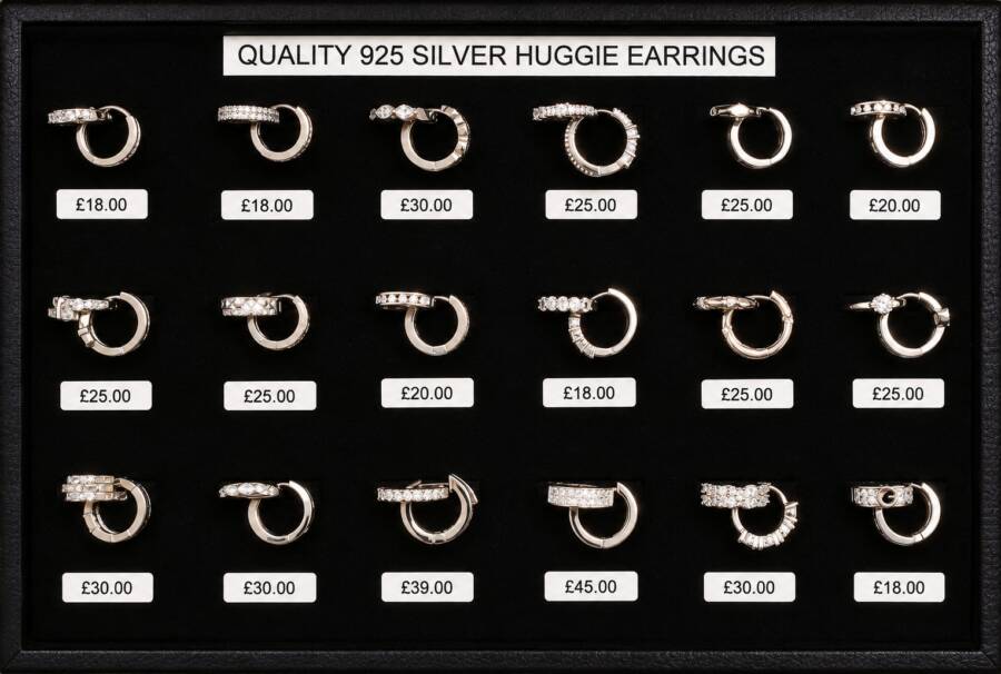 DISCOVER OUR SELECTION OF CUBIC ZIRCONIA HUGGIES IN 925 STERLING SILVER