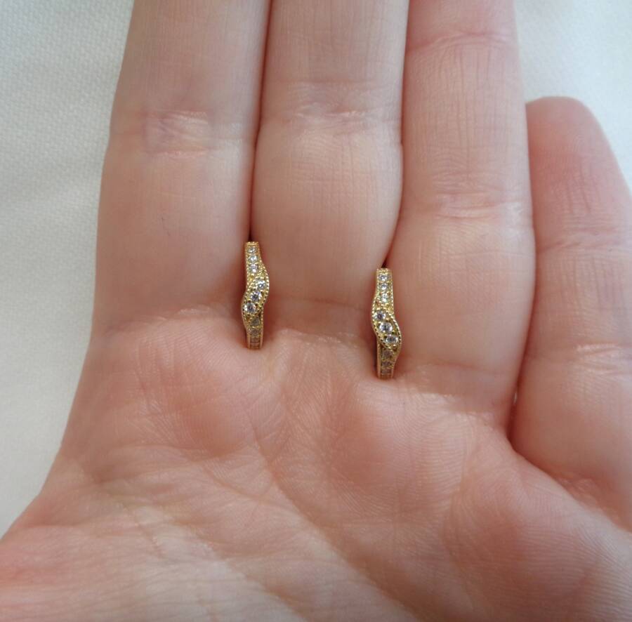 Fancy Cubic Zirconia Huggie Earrings in 9ct Yellow Gold - Length - 13mm (A1760) - Image 4